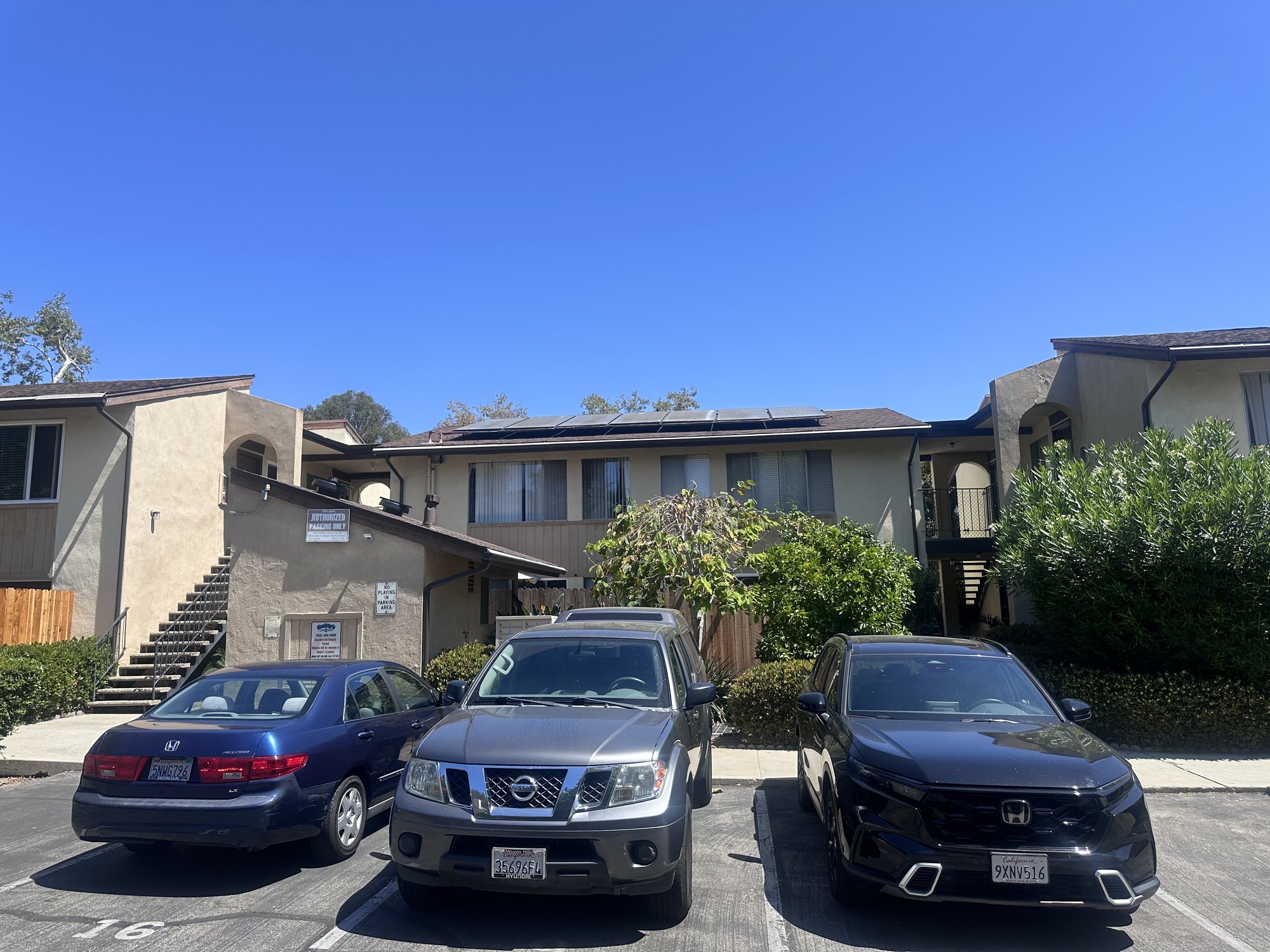 270 W Alamar Ave, two-story residential buildings and on-site surface parking